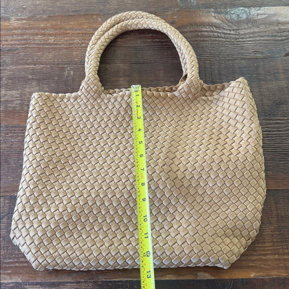 Elegant Tan Woven Tote Bag - Picture 3 of 5